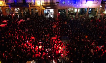 "Lecco non abbocca, Lecco non si Lega" 1500 sardine in piazza FOTO E VIDEO