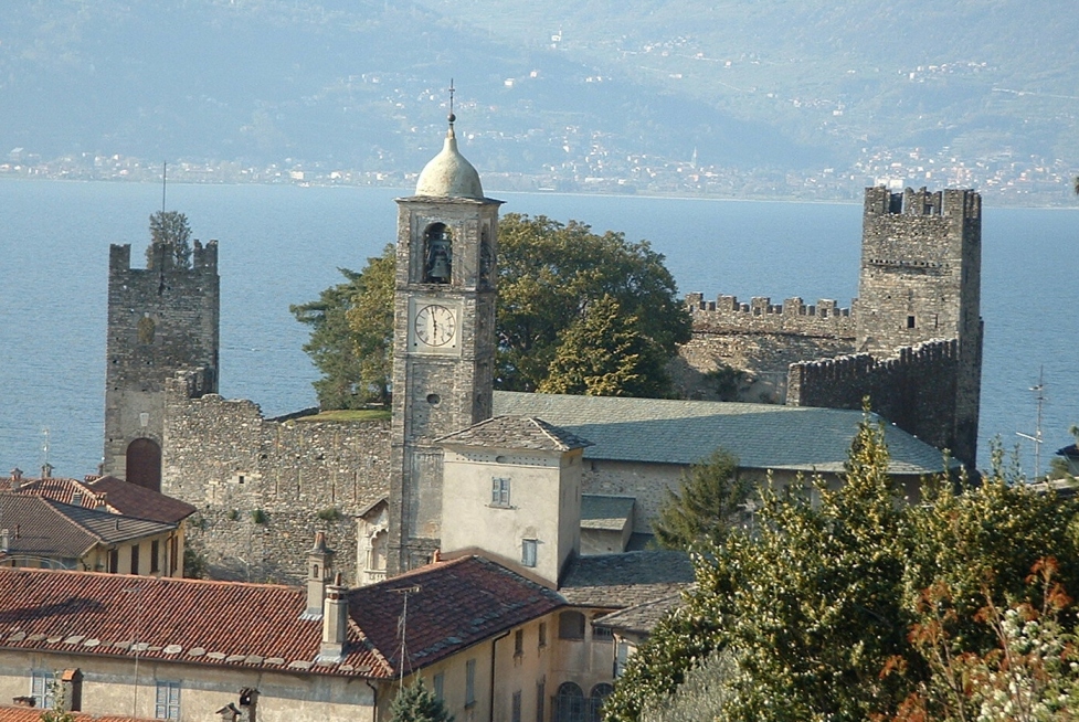 Corenno Plinio a pagamento, Dadati: “Io sto con Cassinelli”