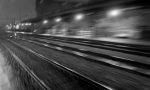 Sbaglia tratta, attraversa i binari: 26enne ucciso dal treno