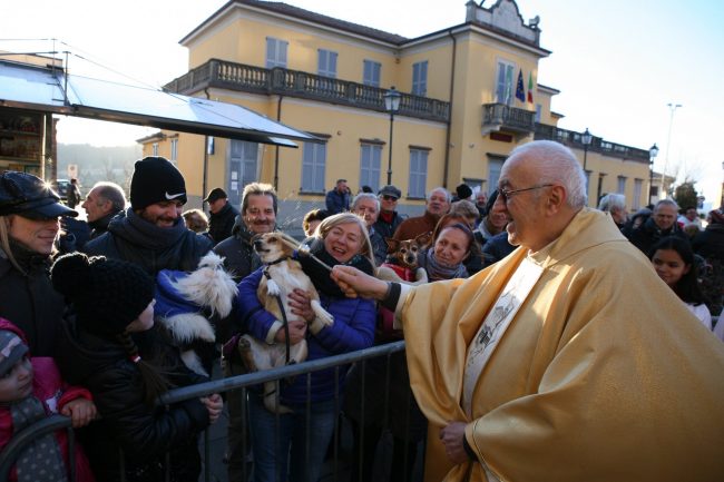 Festa di Sant’Antonio tra falò e benedizione degli animali TUTTI GLI EVENTI NEL LECCHESE DAL 16 AL 19 GENNAIO