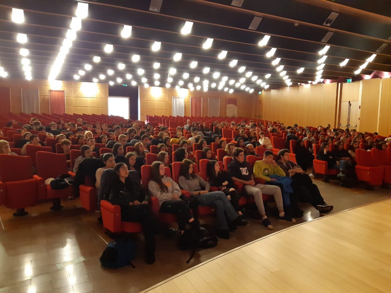 Gli studenti  celebrano la Giornata della Memoria FOTO