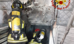 In fiamme un macchinario: pompieri in azione a Calolzio FOTO