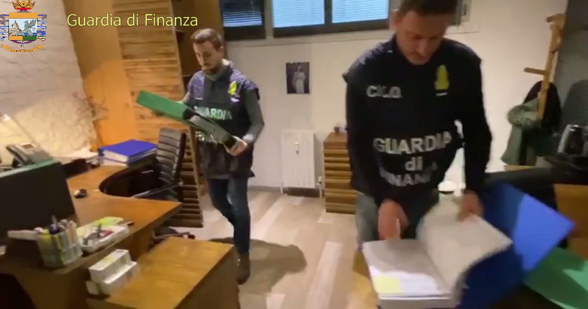 ‘Ndrangheta e frode per 160milioni di euro, blitz della Guardia di Finanza di Lecco: 18 arresti VIDEO