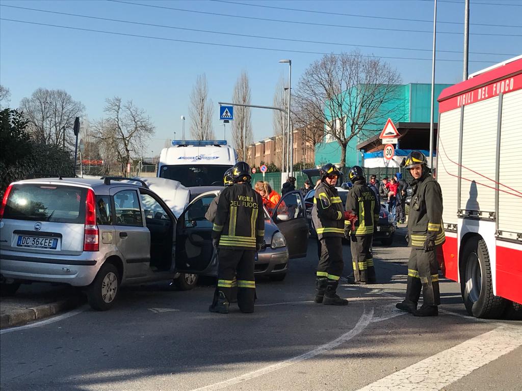 Schianto a Merate, coinvolti un anziano e una donna