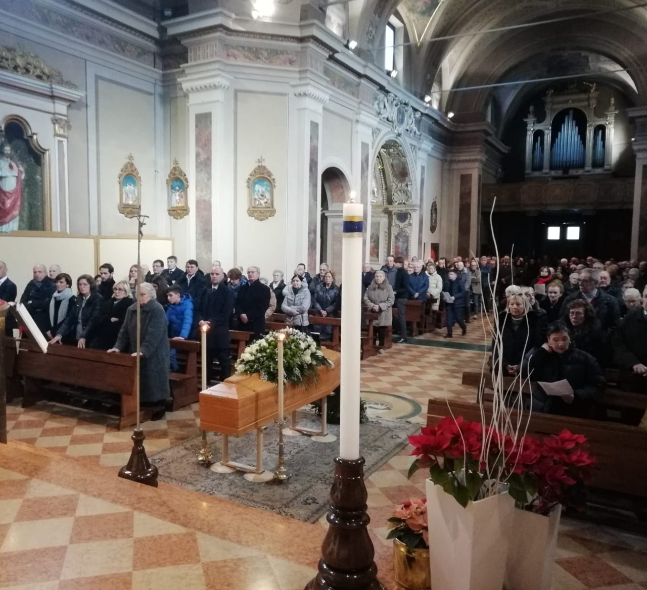 Chiesa gremita per l’ultimo saluto a Fulvio Greppi FOTO