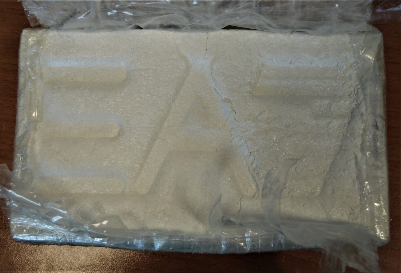 Coppia di anziani beccata sulla Statale 36 con oltre 8000 dosi di cocaina in auto: in manette