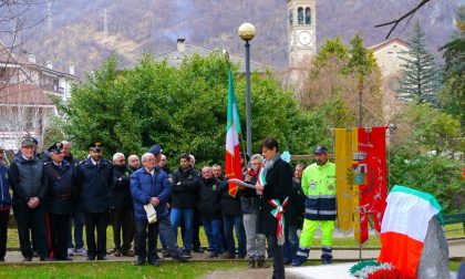 Intenso abbraccio di Ballabio a Pino Galbani: inaugurata la Stele al deportato 17enne