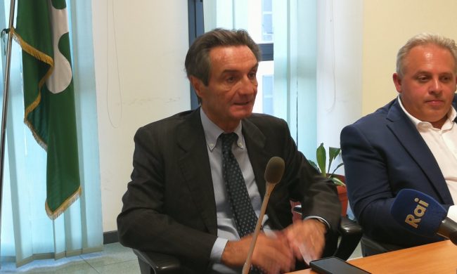 Coronavirus, Fontana in diretta dal Consiglio regionale: “Numeri contagio destinati a salire” VIDEO