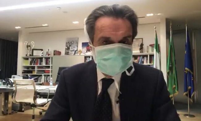 Coronavirus, Fontana e il “caso mascherina”: “Non per esibizionismo o allarmismo”