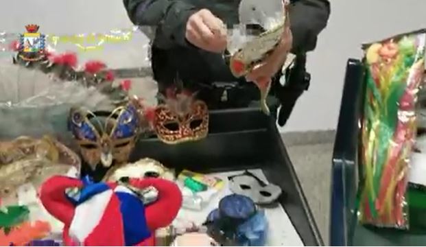 Sequestrati oltre 100mila articoli di Carnevale non sicuri VIDEO