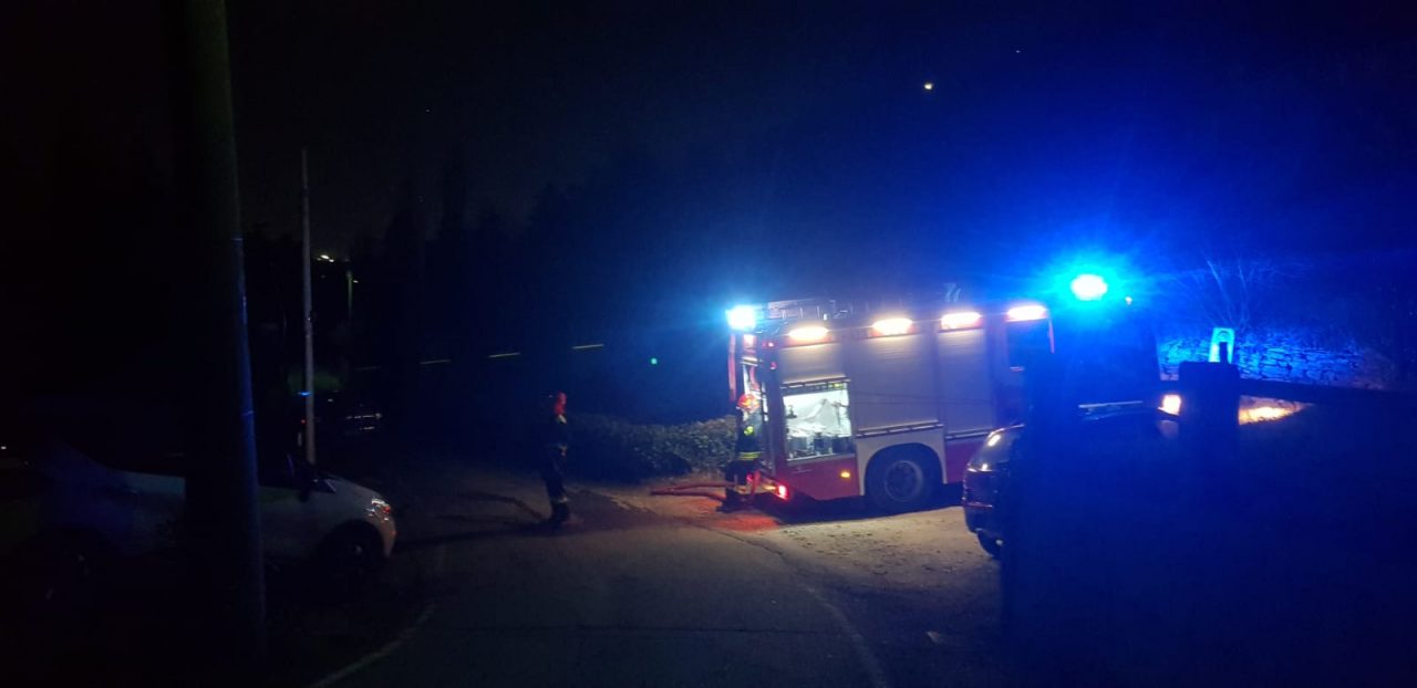 Montevecchia, incendio sul crinale verso Lomaniga FOTO