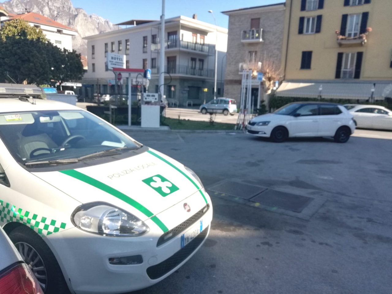 Lecco: donna investita sulle strisce