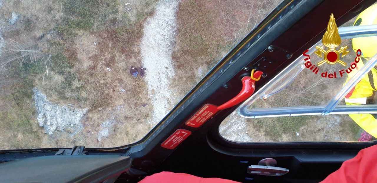 Due escursioniste in difficoltà salvate dall’elicottero dei Vigili del Fuoco