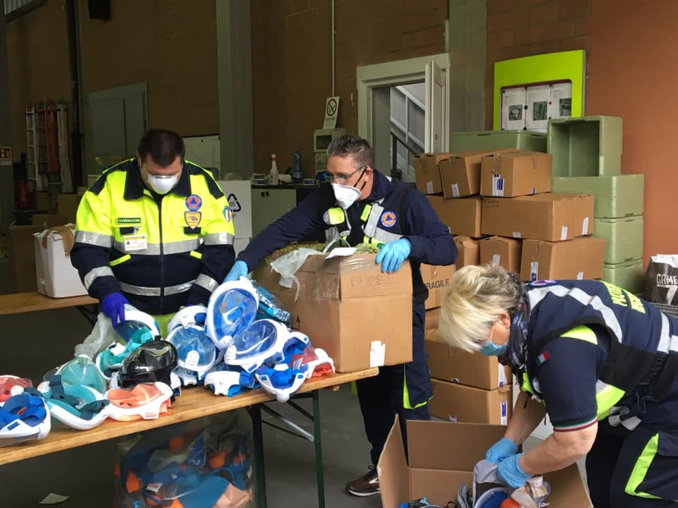 Maschere da snorkeling distribuite dalla Protezione Civile FOTO