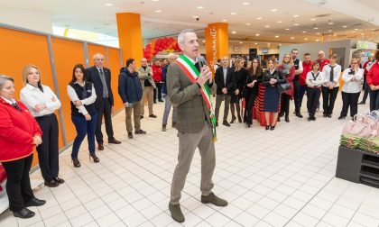 Inaugurazione dell'ipermercato con polemica. Il sindaco: "Cerimonia a porte chiuse"