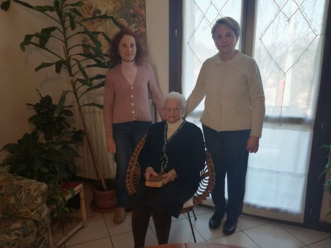 Dolzago Olimpia Colombo insieme alle figlie Rosita e Franca
