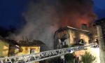 Incendio all'alba, sono due le famiglie sfollate I VIDEO