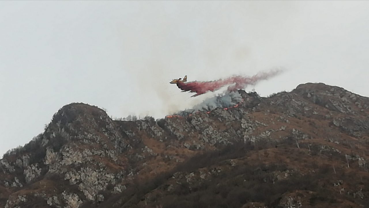 Incendio sul Monte Barro a Galbiate VIDEO