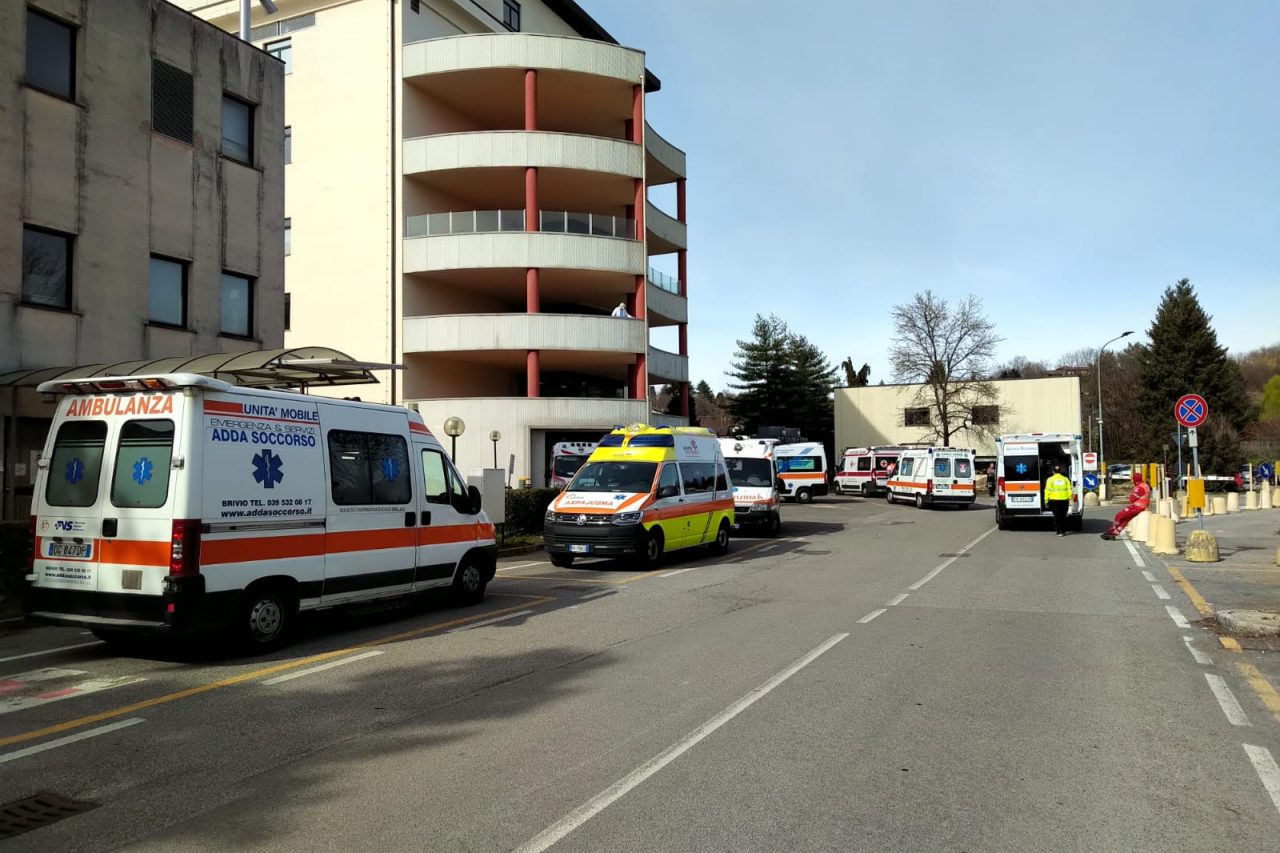 Coronavirus: Mandic sotto assedio, ambulanze in “coda” fuori dal Pronto soccorso