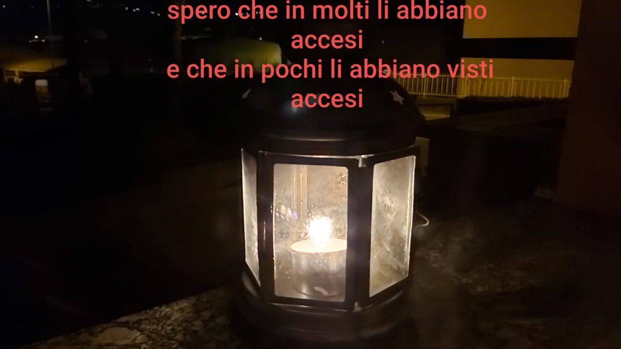 Coronavirus: un lumino per dire agli ammalati e ai sanitari “Vi siamo vicini” FOTO