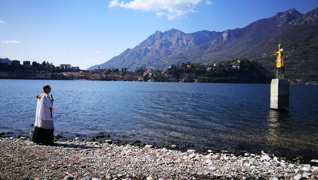 Coronavirus:  Lecco supplica e si affida a San Nicolò LA CERIMONIA IN DIRETTA VIDEO