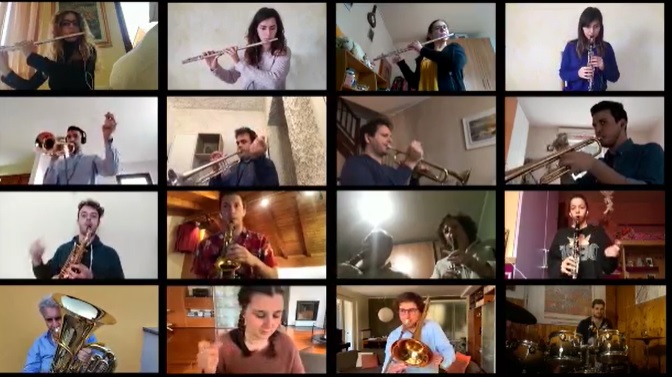 La banda suona la musica degli Addams… in videoconferenza VIDEO