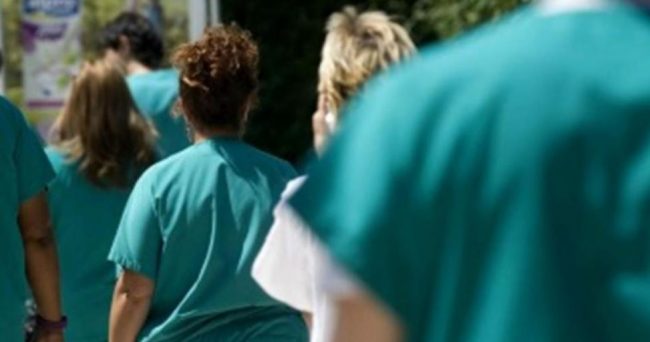 Infermieri, allarme a Lecco: pochi ingressi, stipendi bassi e rischio fuga verso altre province