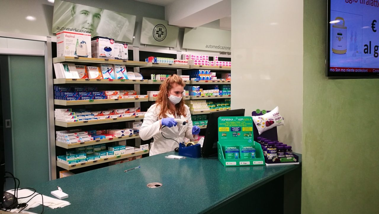 Mascherine gratis dalla Regione: solo 100 per ogni farmacia