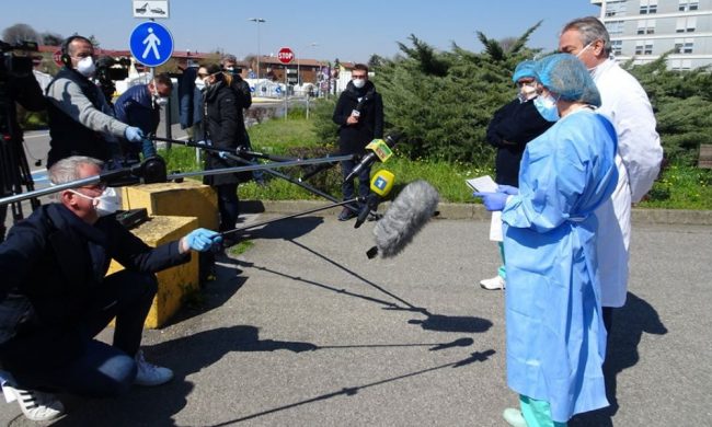 “Mamma, non ti lascerò sola!” Mattia mantiene la promessa: il 18enne oggi lascerà la terapia intensiva