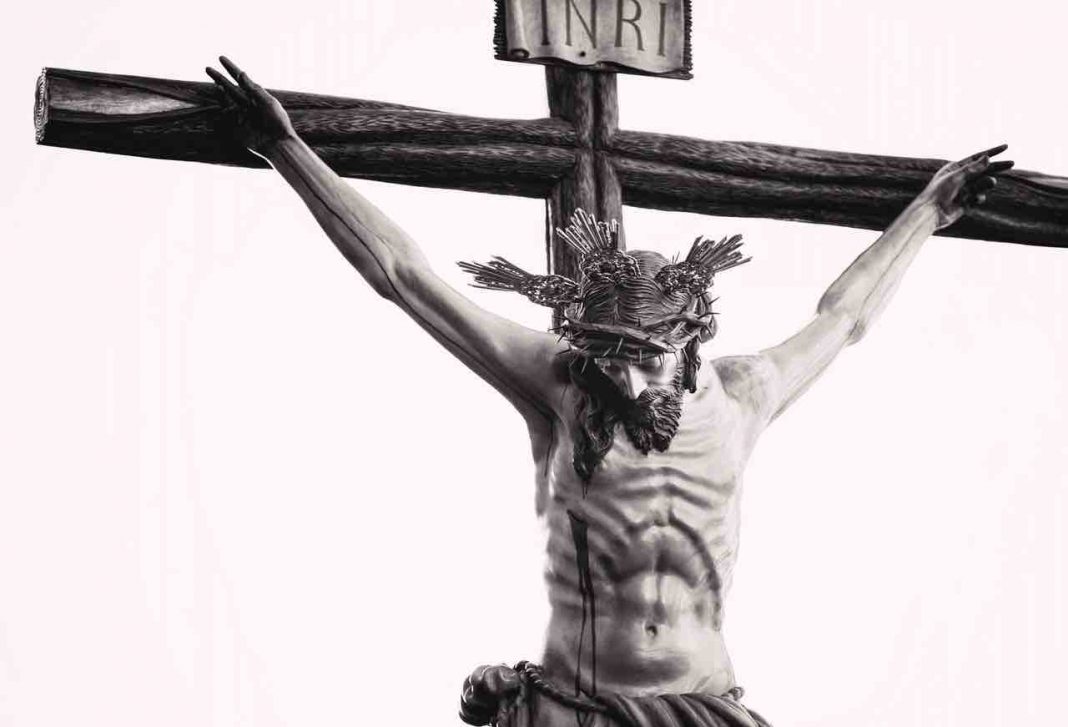 Venerdì santo a Lecco: i sacerdoti porteranno la croce tra le case”