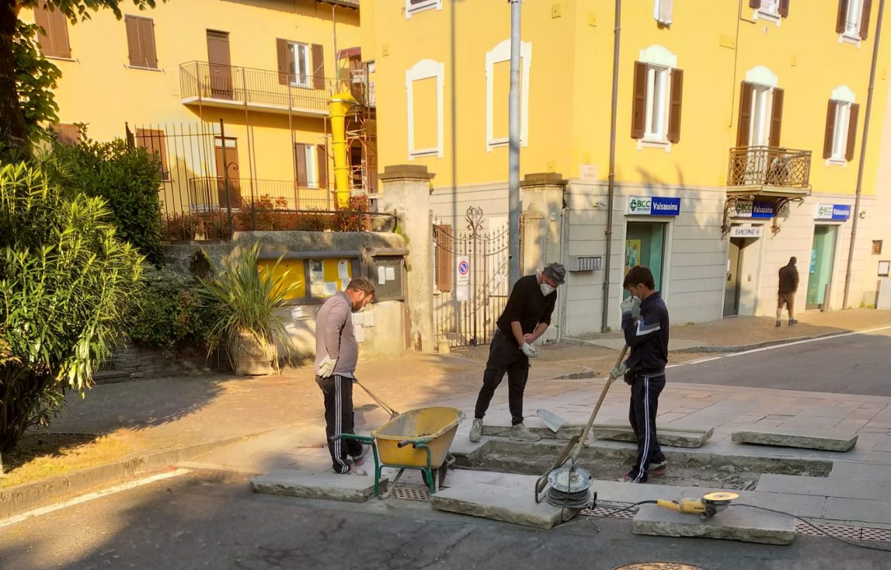 Galbiate: lavori in corso in Largo Indipendenza, strada chiusa fino a lunedì