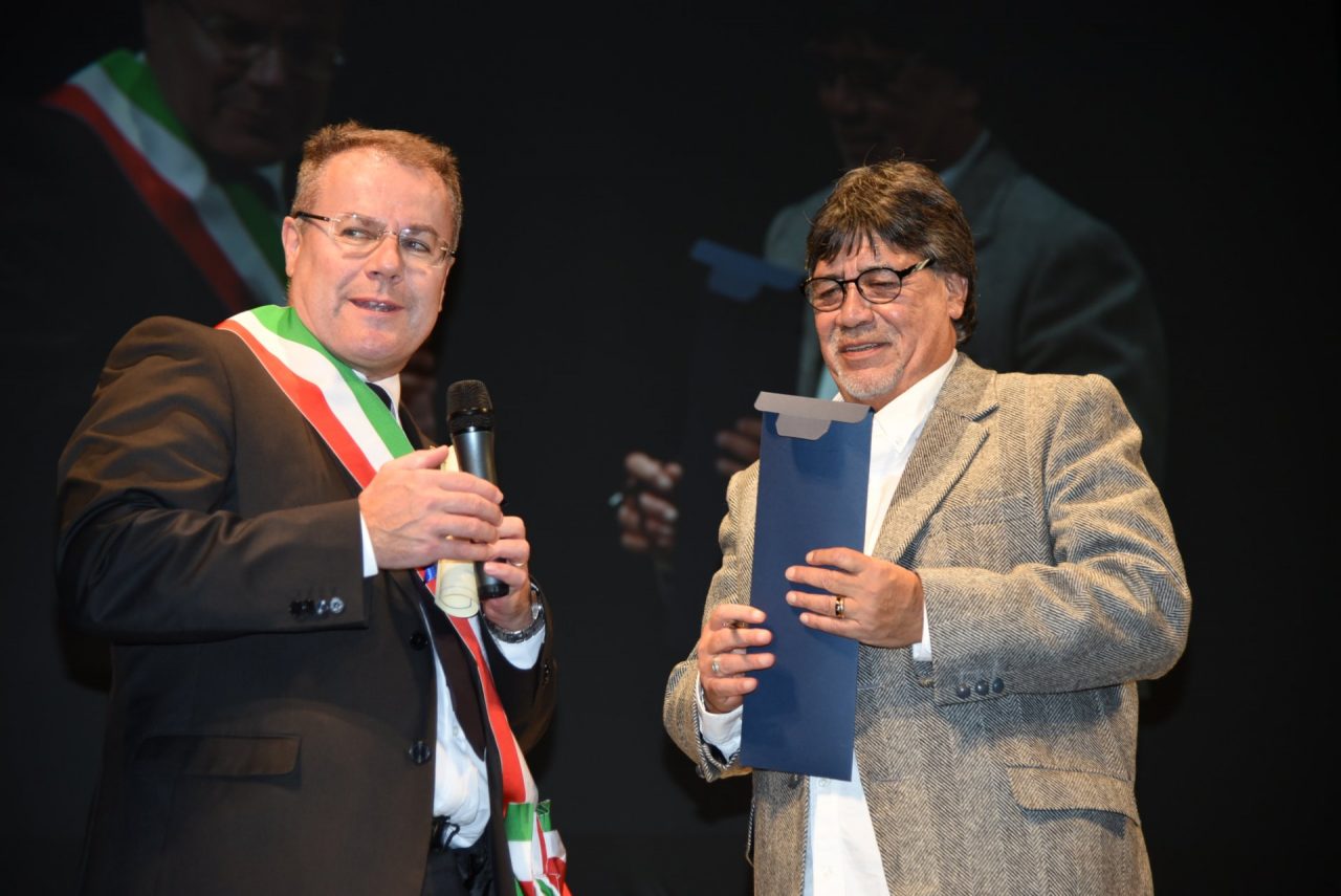 Lo scrittore Luis Sepulveda stroncato dal Coronavirus. Anche Lecco in lutto