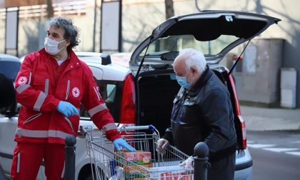 Raccolta alimentare con la Croce Rossa di Lecco