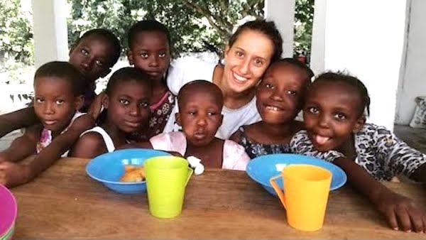 Silvia Romano è libera! L’annuncio del premier Conte: “Ti aspettiamo in Italia”