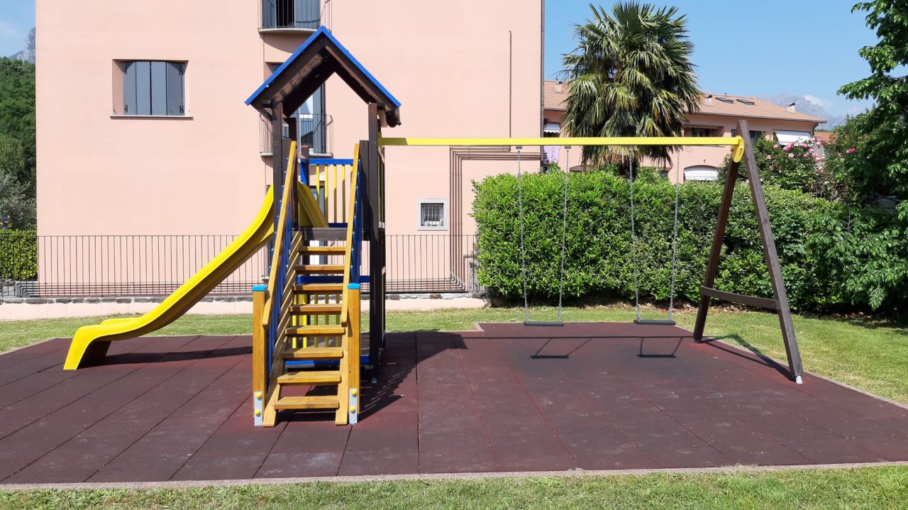 Nuovo look per i giochi per bambini in attesa della riapertura dei giardini
