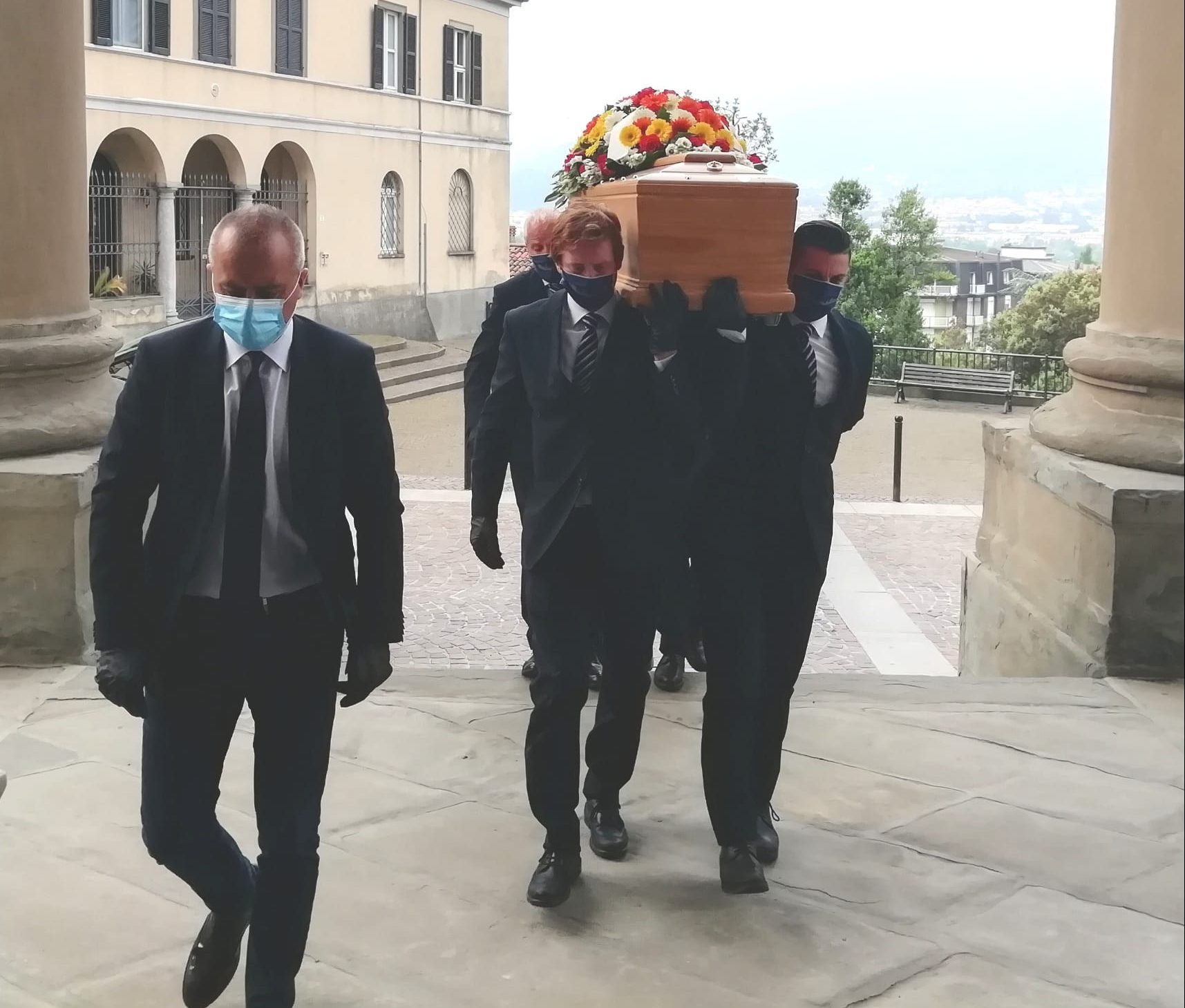 Funerali don Leone