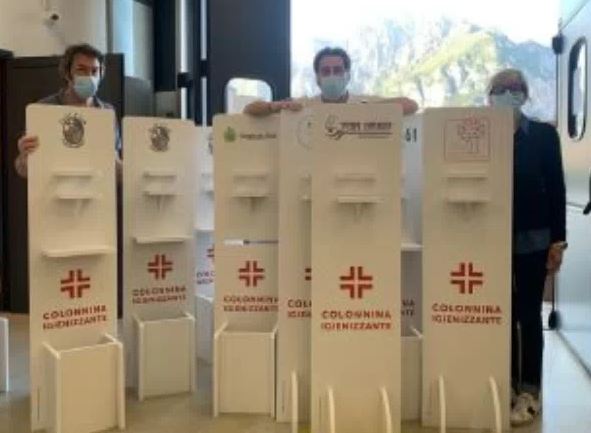 Colombo  si riconverte e lancia l’espositore per gel