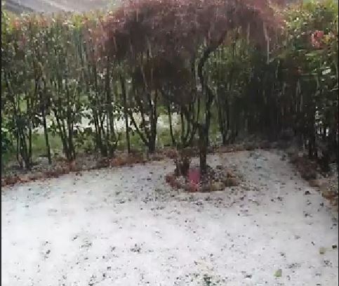 Temporale e spettacolare grandinata sul Lecchese VIDEO