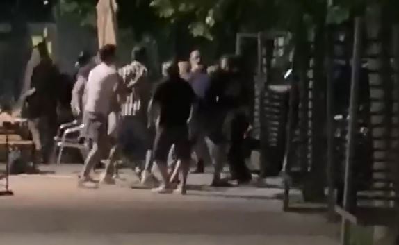 Botte e violenza: rissa tra giovani sul lungolago VIDEO