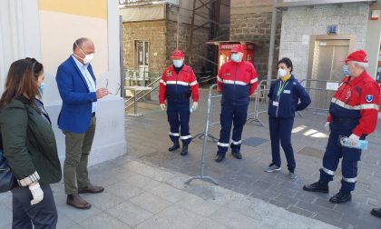 Provincia in campo per aiutare i pendolari  in stazione Lecco durante l'emergenza Corinavirus FOTO