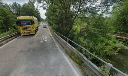 Il maltempo danneggia il ponte: transito vietato ai mezzi pesanti