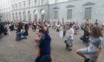 Flashmob degli studenti in piazza Garibaldi contro il razzismo e Trump