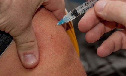 Vaccinazione antinfluenzale, sanità lecchese in affanno: rinviati i primi appuntamenti