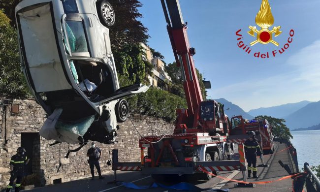 Auto nel lago: senza scampo una 24enne di Moltrasio. Positivo all’alcol il conducente