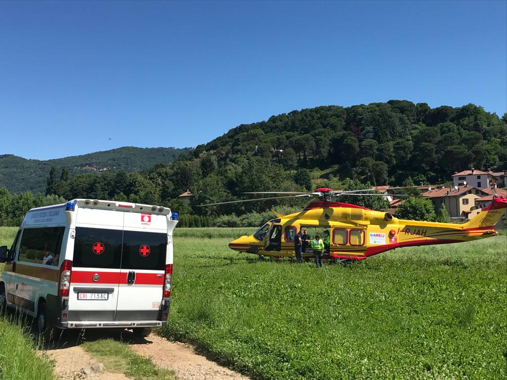 Bimba cade dalla bici, soccorsa per un trauma cranico FOTO