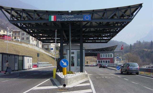 La Svizzera ha riaperto oggi frontiere e passi alpini