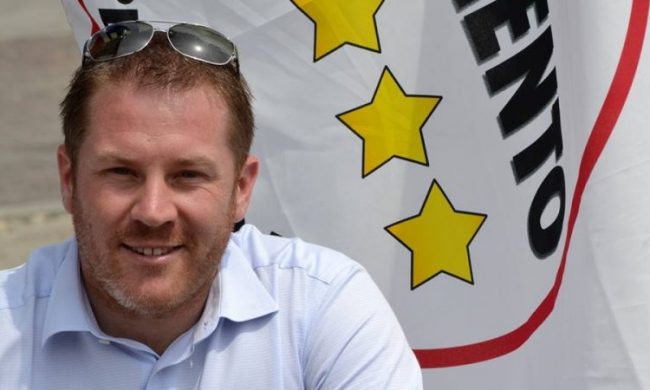 Fontana indagato. M5S: “La Giunta deve dimettersi”