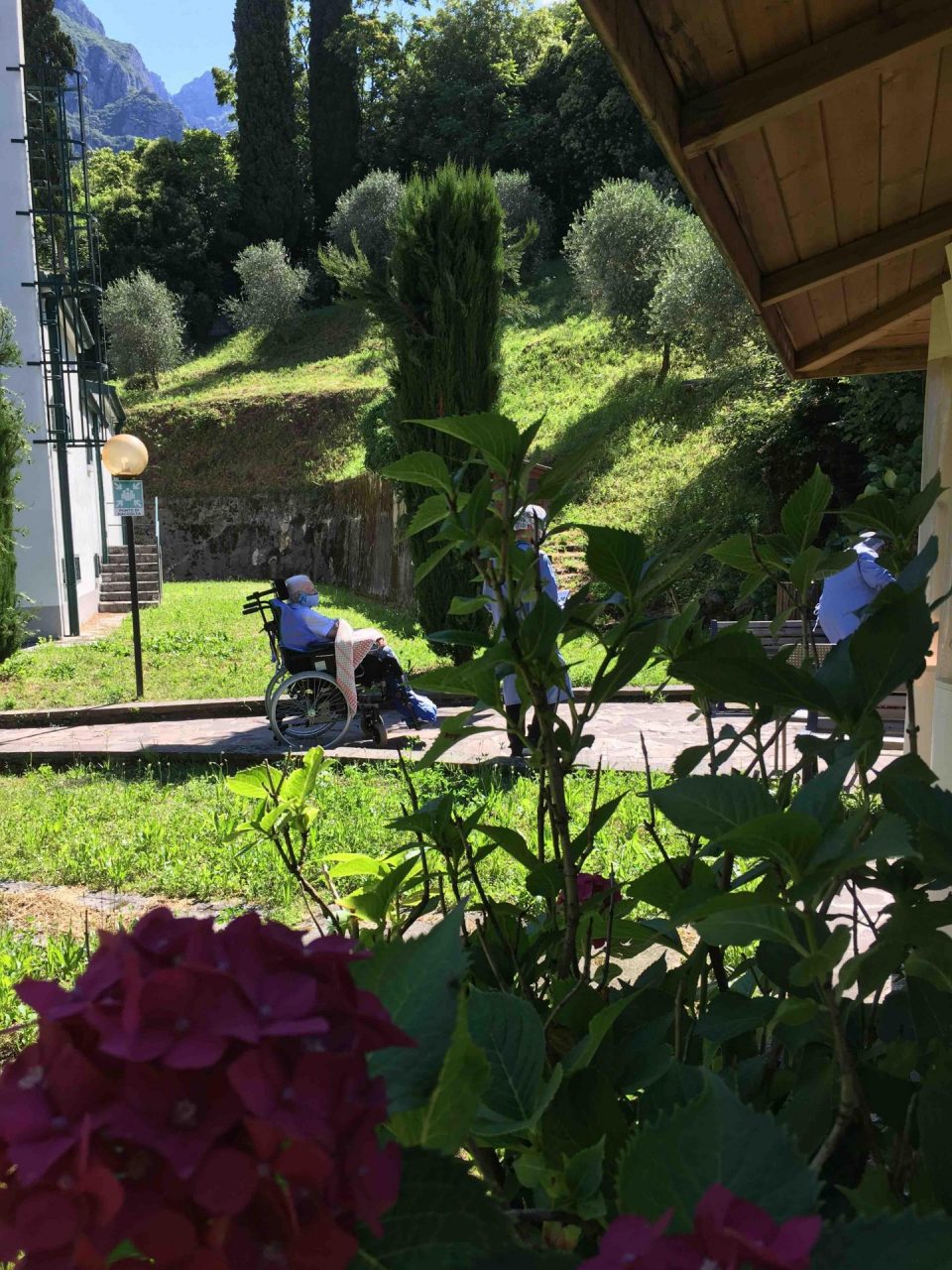 Airoldi e Muzzi: riprendono le visite dei familiari, via il vetro protetto