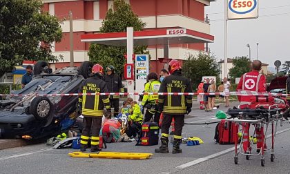 Ribaltamento a Garlate: codice rosso, arriva anche l'elisoccorso FOTO