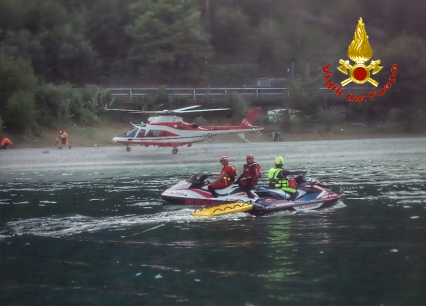 Giovane disperso nel lago: le ricerche continueranno giovedì FOTO